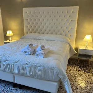 https://luxury-room-anelli-center-of-roma.it-romehotels.com